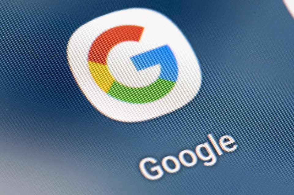 Юрист предупредил об опасности Google и Apple для россиян