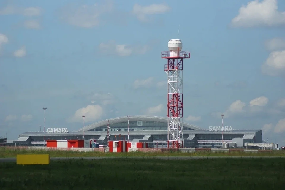 Авиакомпания отменила рейсы и из других российских городов: Москвы, Санкт-Петербурга, Казани, Екатеринбурга, Сочи, Уфы и т.д.