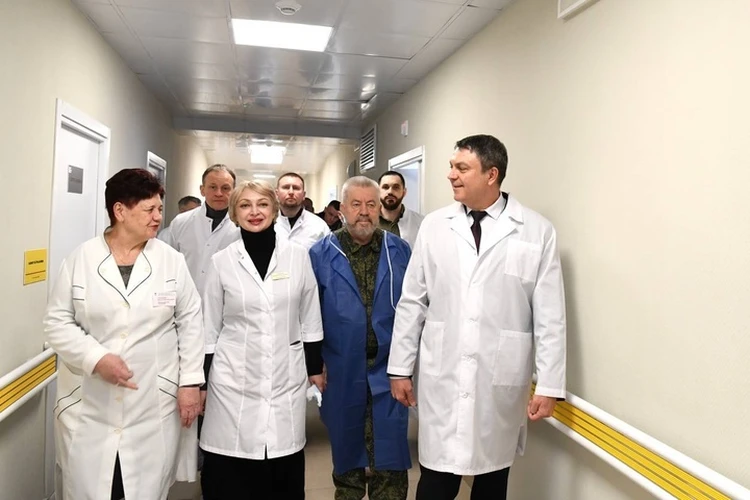 "Вы ежедневно выполняете важнейшую миссию – заботитесь о жизни и здоровье людей": Глава ЛНР поздравил медиков