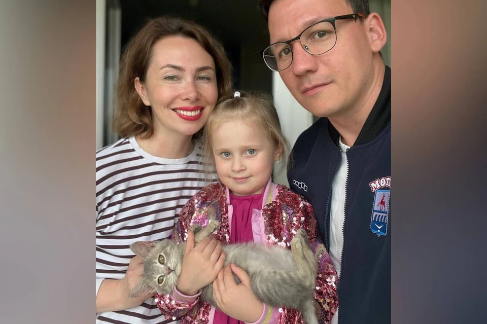 Глава Городца Александр Мудров взял котенка из приюта для своей дочери. Фото: телеграм-канал Александра Мудрова.