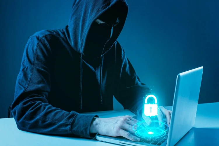 Билайн прервет звонок от мошенника при получении SMS с кодами от банков и Госуслуг