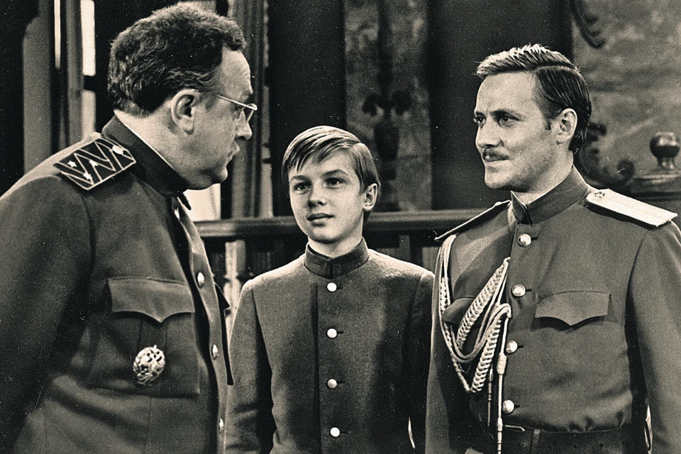 В сериале «Адъютант его превосходительства» Юрий Соломин сыграл разведчика-чекиста Павла Кольцова. Кадр из фильма
