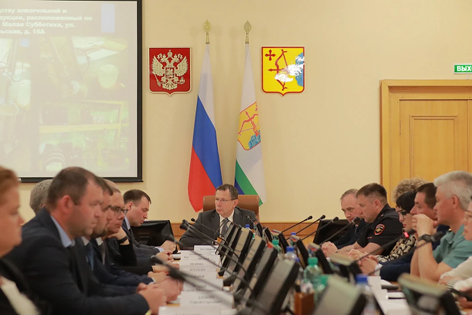 Представители надзорных органов представили отчеты о выявленных нарушениях в этой сфере. Фото: правительство Кировской области