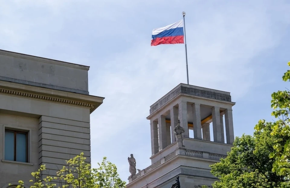 В Швеции дрон сбросил краску перед зданием торговой дипмиссии РФ в стране