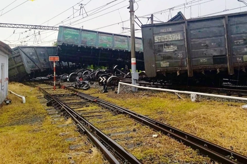 Грузовой поезд сошел с рельсов в Курганской области, СК проводит проверку. Фото: Уральская транспортная прокуратура
