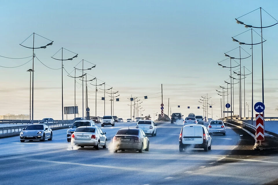 Движение транспорта на мосту в Богандинском запустят осенью.