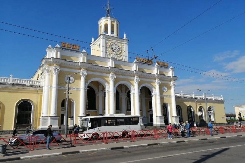 Поездка в поезде закончилась для жительницы Ярославля компрессионным переломом позвоночника.