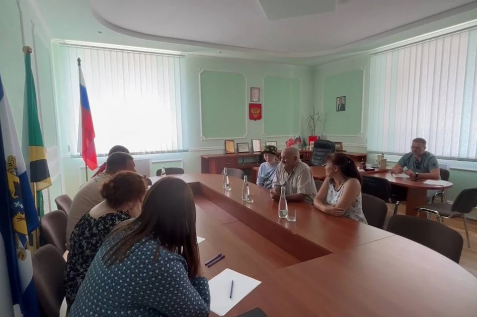 Игорь Кастюкевич провел личный прием в поселке Новотроицкое Фото: пресс-служба Игоря Кастюкевича