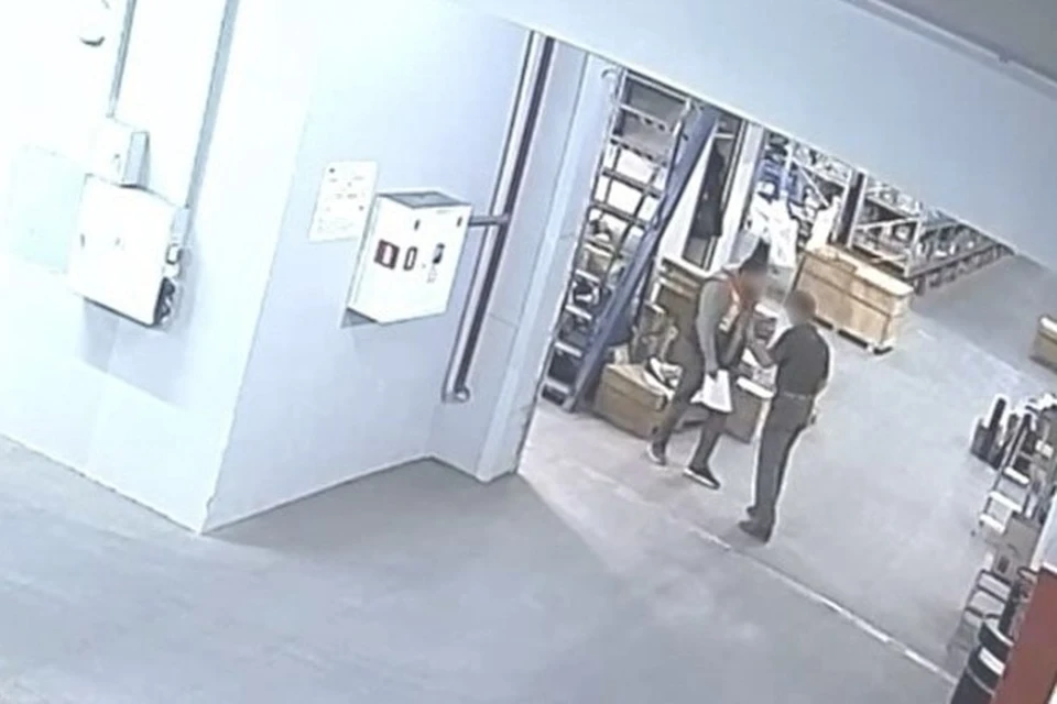 Тело 38-летнего бизнесмена обнаружили на одном из промышленных складов в Магадане