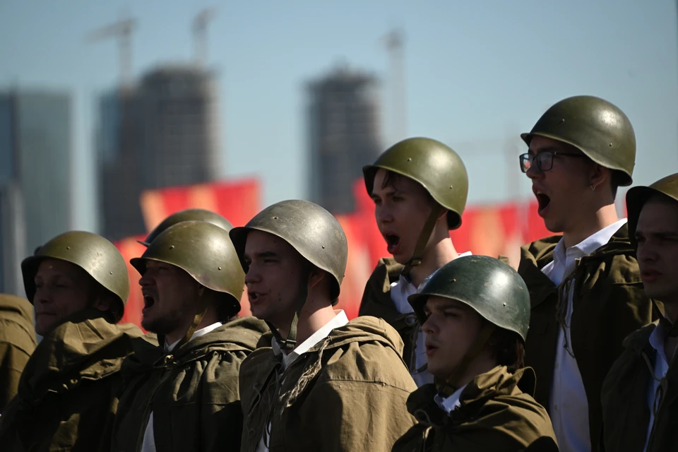 ВЦИОМ: Абсолютное большинство россиян готовы служить Родине при серьёзной угрозе