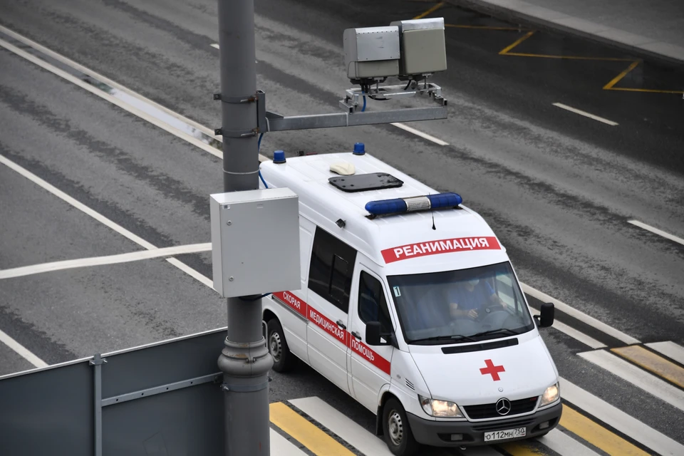 В Махачкале госпитализировали пять человек после падения лифта в многоэтажке