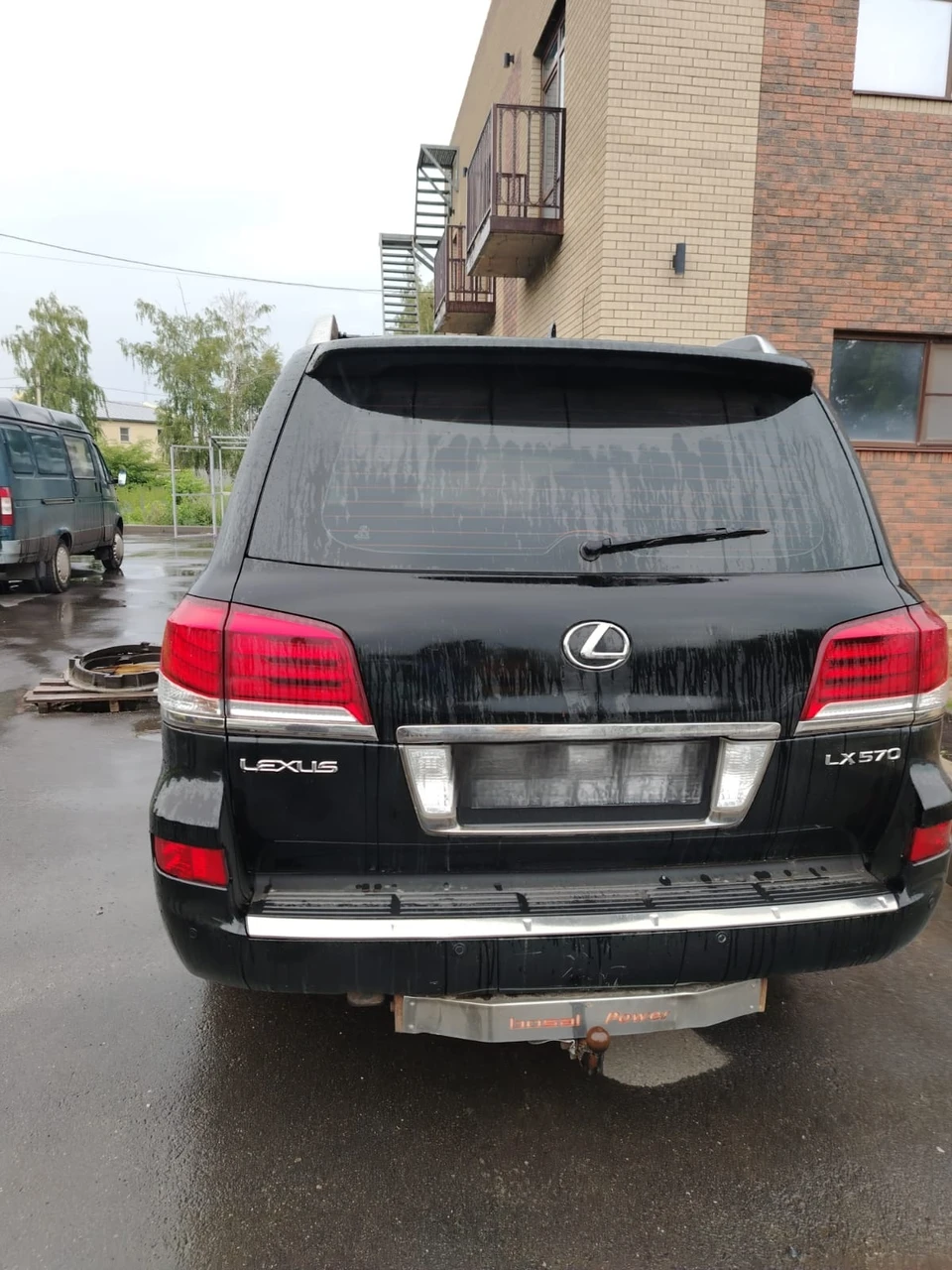 У мужчины арестовали дорогостоящий автомобиль