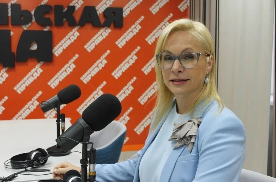 Экс-вице-мэр Новосибирска призвала отменить подоходный налог для семей с детьми и повысить зарплаты учителям и соцработникам.