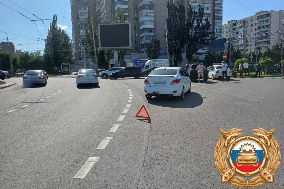 Авария произошла с участием автомобиля и мотоцикла. Фото: ГАИ по Ростовской области.
