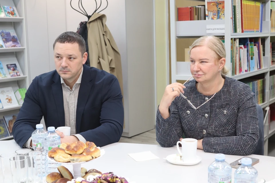 Первые лица Колпино - Дмитрий Кохно и Юлия Логвиненко. Фото: vk.com/mo_kolpino_spb