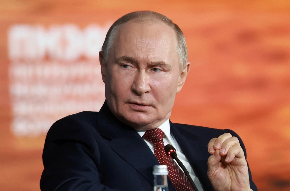 Владимир Путин провел телефонный разговор с Макроном