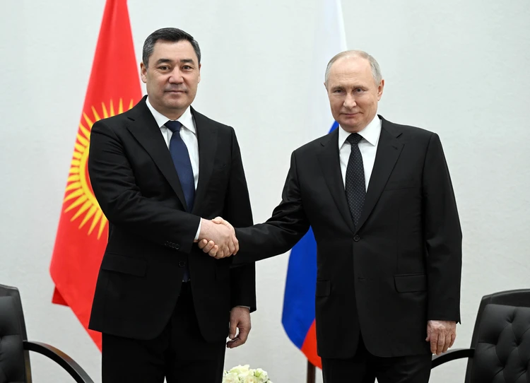 Президент Кыргызстана летит в Москву