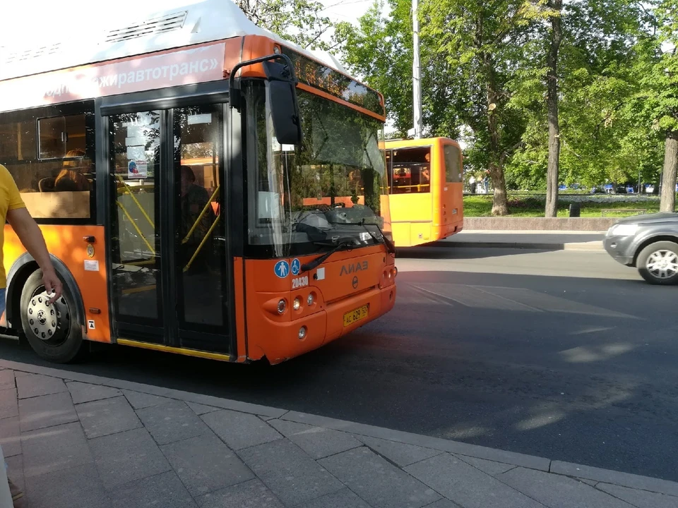 Названы самые популярные маршруты общественного транспорта у нижегородцев в июне.