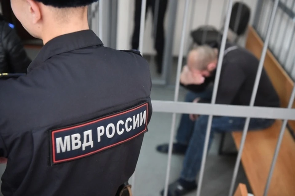 Сыктывкарец пытался пронести мимо кассы карпаччо и элитные алкогольные напитки.
