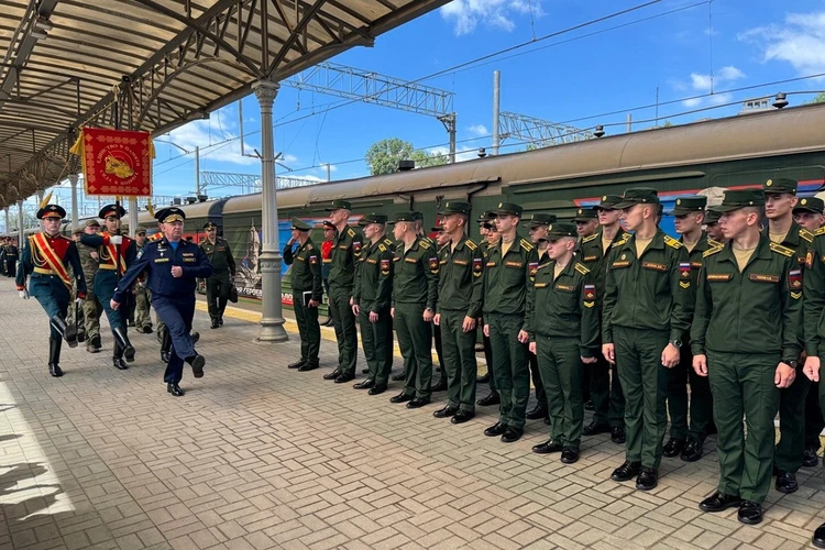 Подбитые бронетранспортеры НАТО вернулись на Белорусский вокзал