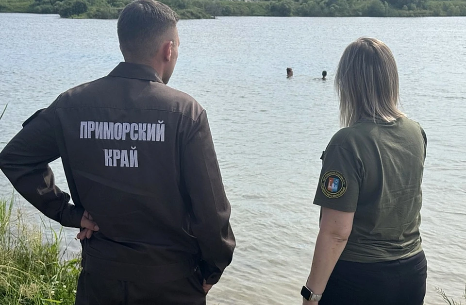 Волонтеры дежурят у водных объектов Спасска-Дальнего с 10 утра до 7 вечера. Фото: министерство по делам ГОЧС Приморья