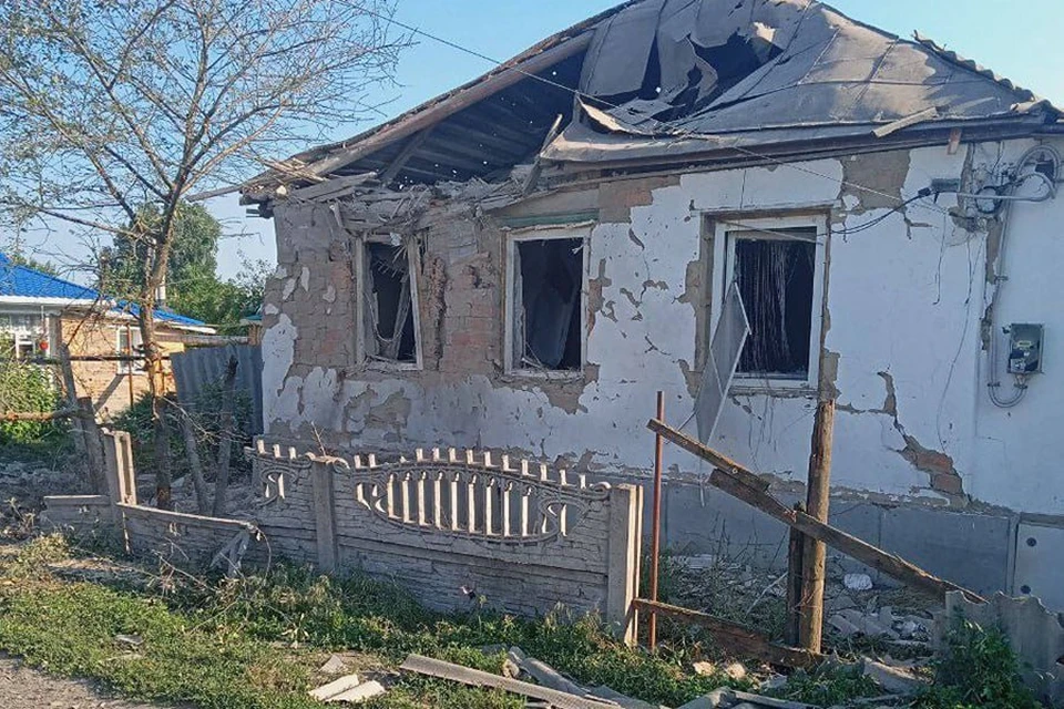 Боевики бьют по домам мирных жителей. ФОТО: ТГ-канал Владимира Сальдо.