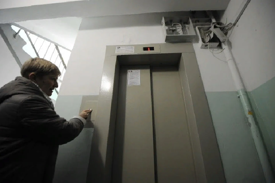 В мае одновременно прекратили работу 32 лифта, расположенных в 12 многоэтажных домах (архивное фото)