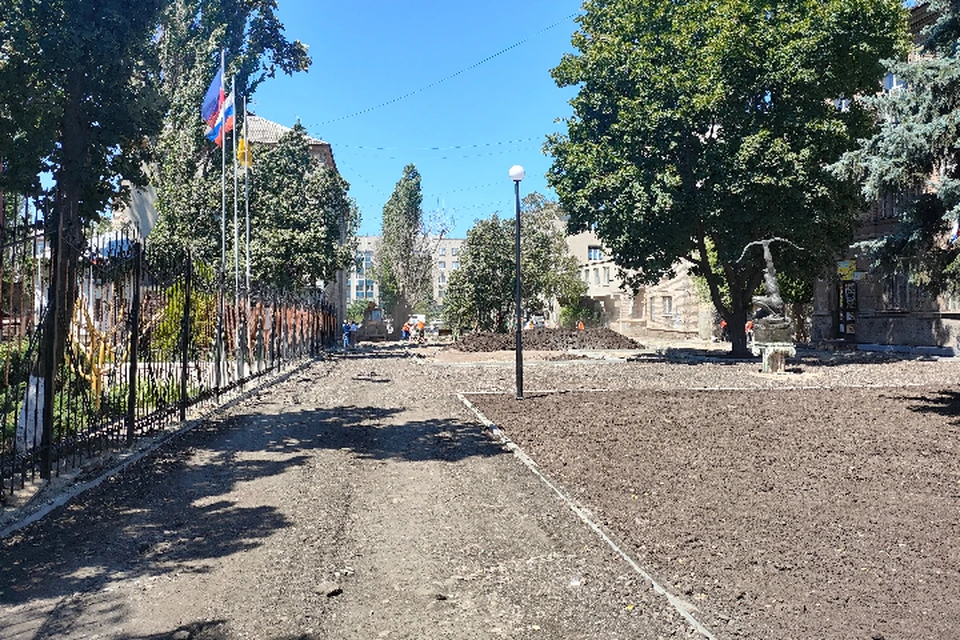 В центре Луганска скоро установят памятник и откроют сквер на улице героя России Дениса Иванова