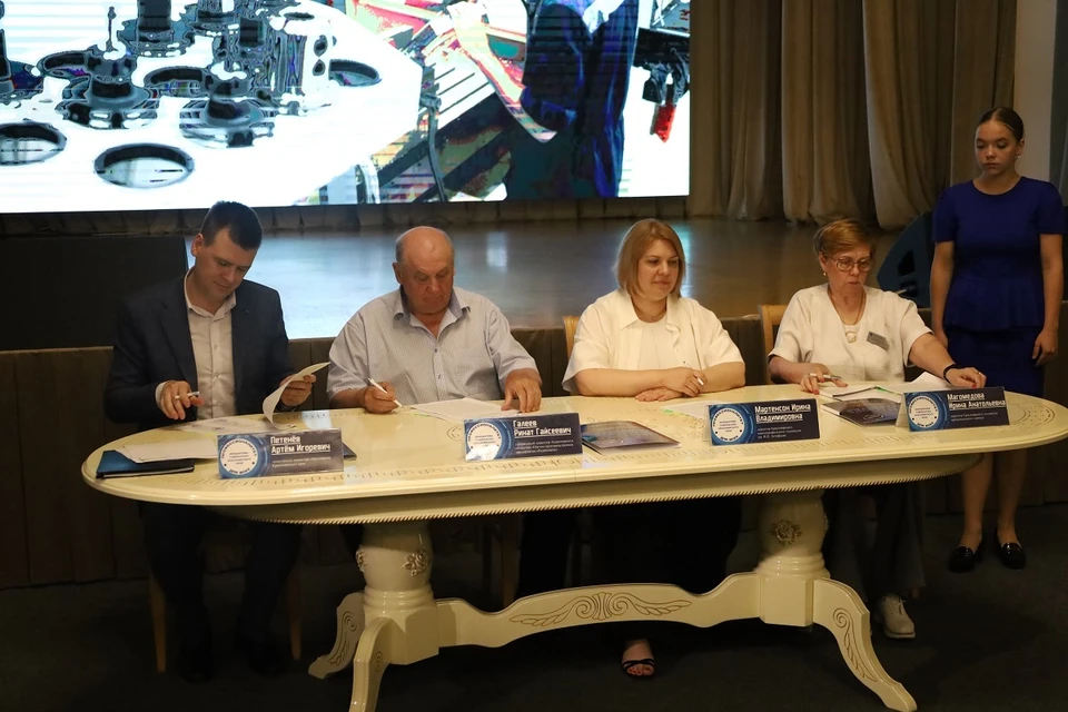 Торжественная церемония подписания соглашения прошла на базе предприятия «Радиосвязь». Фото: пресс-служба правительства края