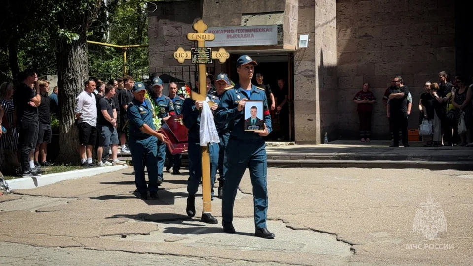Трагический случай произошёл в Луганске. ФОТО: МЧС России
