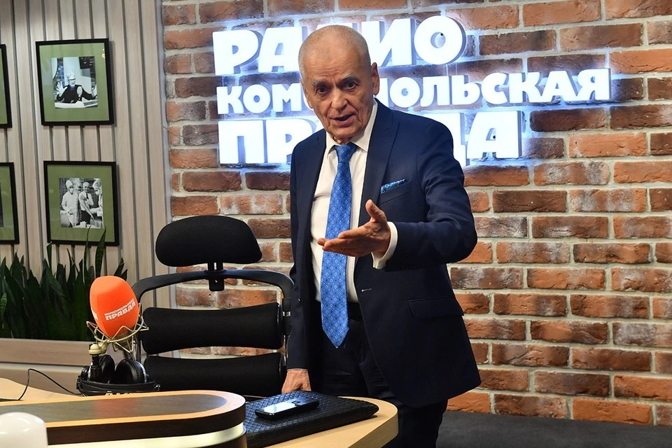 Геннадий Онищенко