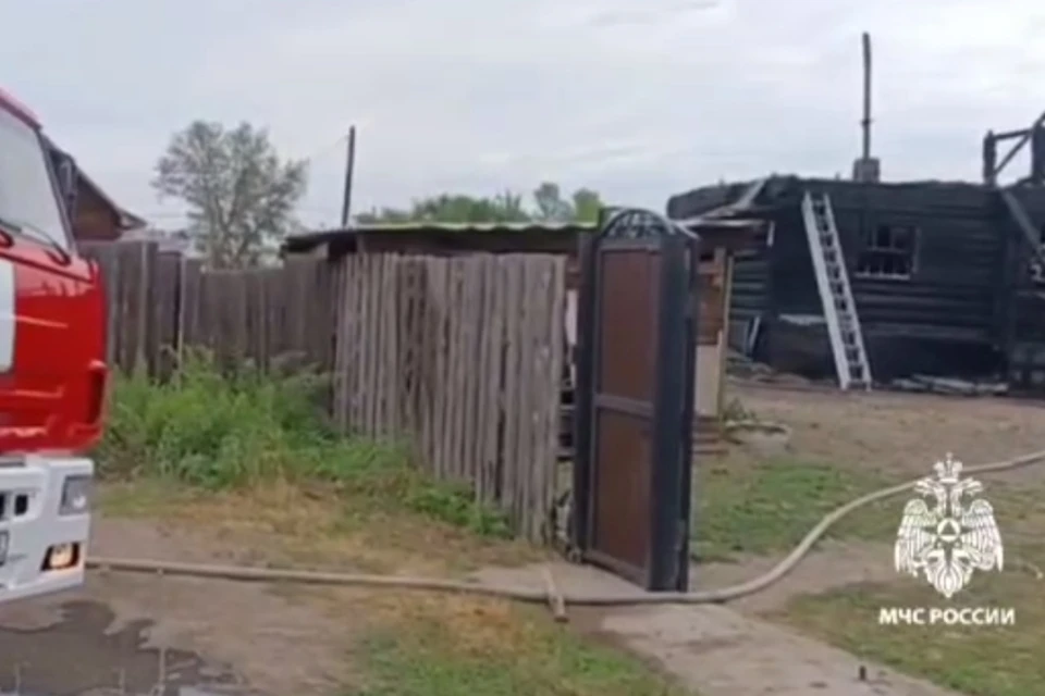 В Улан-Удэ 58-летний мужчина отравился дымом на пожаре.