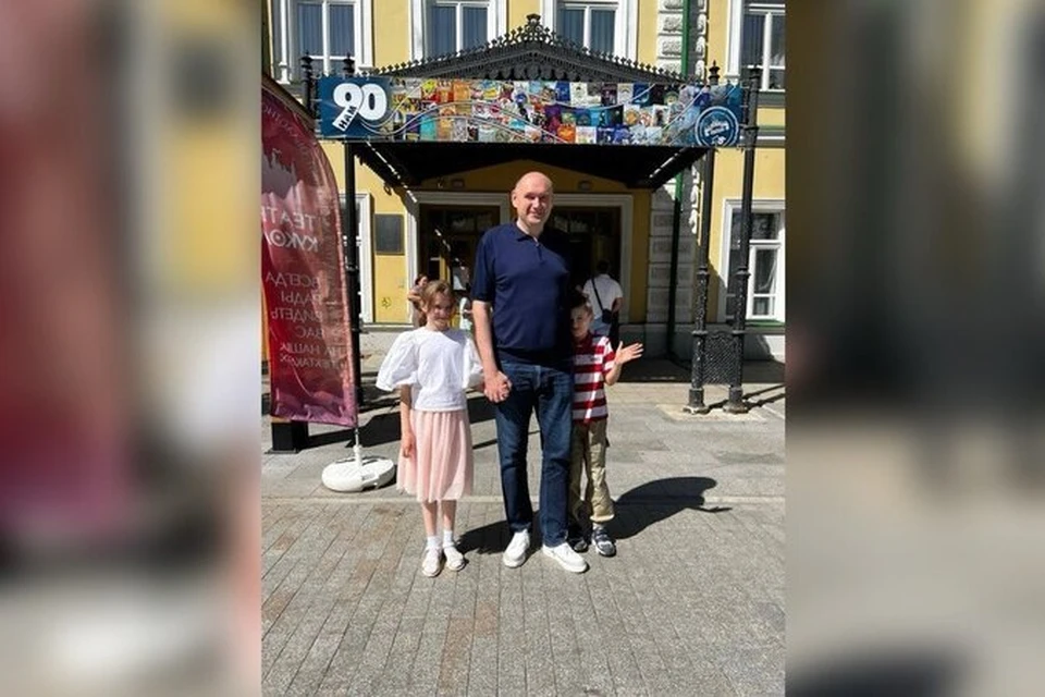 Солнцев пообещал, что снова посетит спектакли вместе с семьей. Фото: тгк Евгения Солнцева
