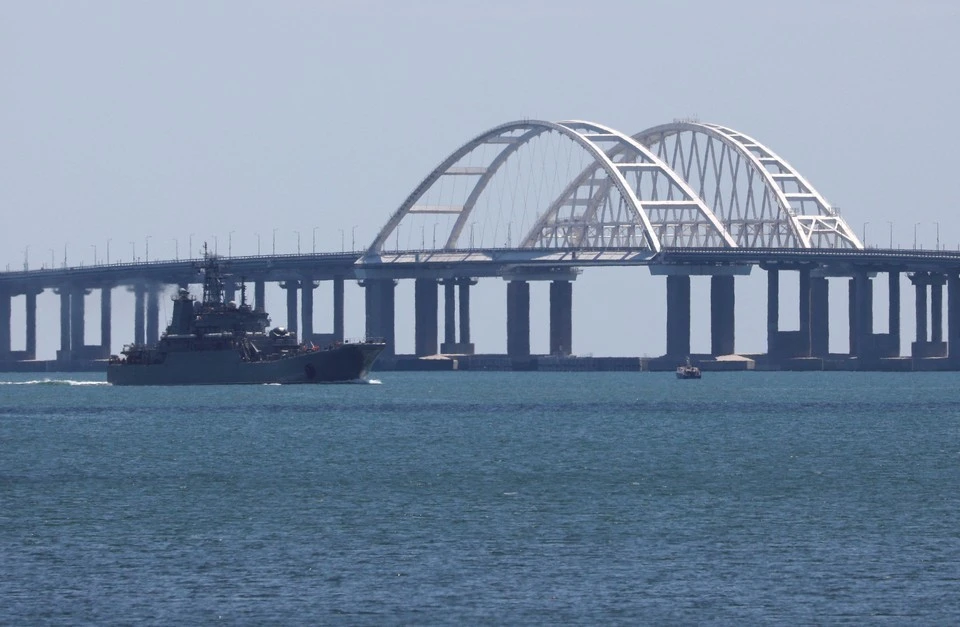 В пробке к Крымскому мосту скопилось 1760 машин