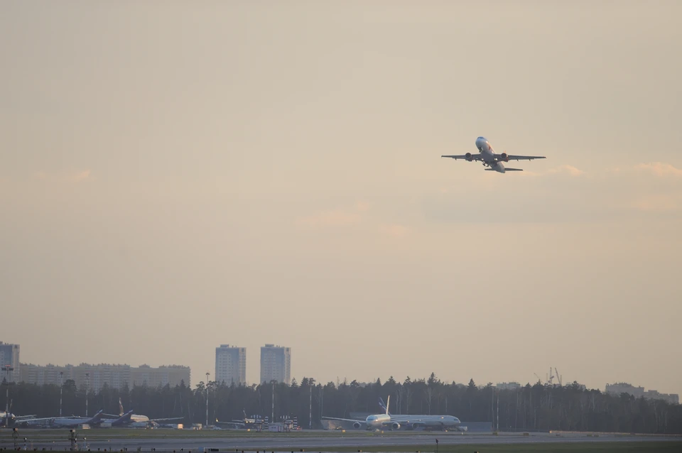 Aviaincident: Пилотов самолета с россиянами на борту пытались ослепить лазером