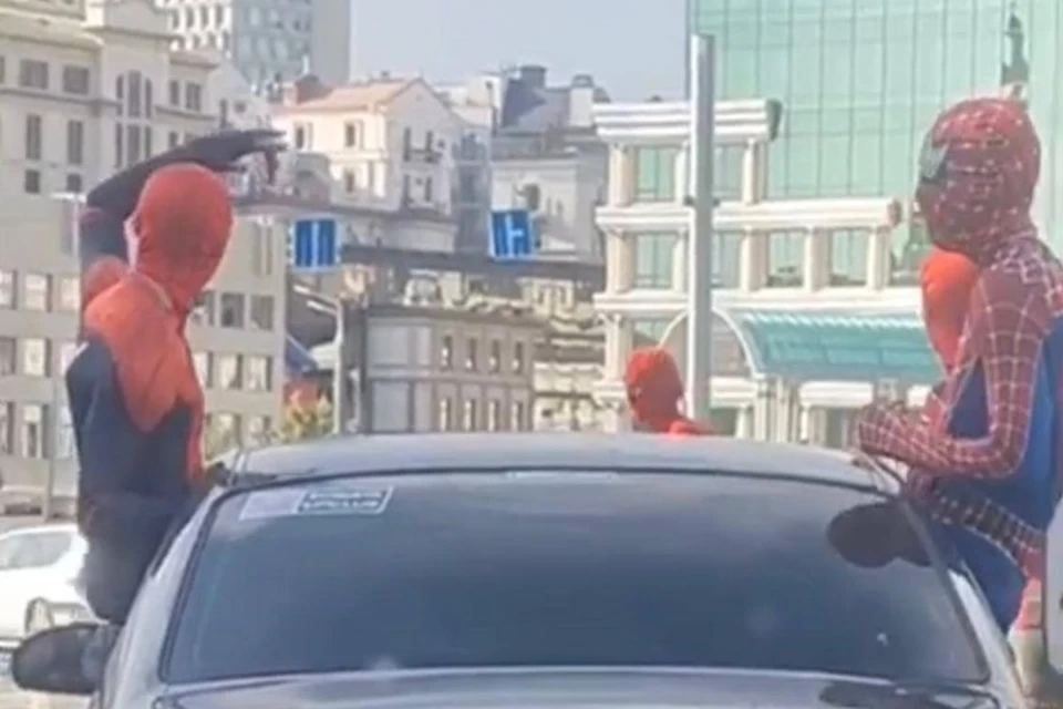 Два автомобиля Hyundai двигались по улице Петербургская. Фото: Госавтоинспекция Татарстана