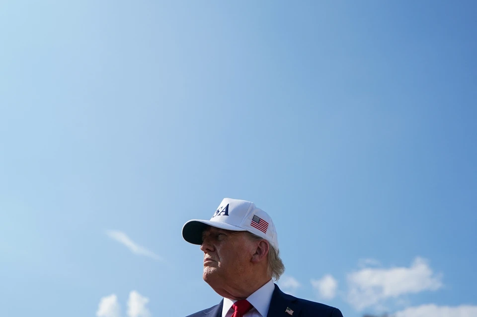 Президент США Дональд Трамп вряд ли введет 100% пошлины против России