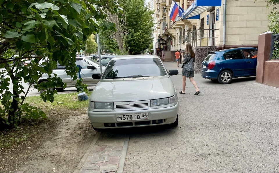 Депутаты решили бороться с автохамами.