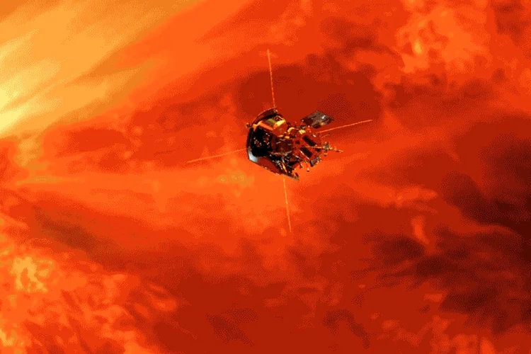 Нырнул в самое пекло солнечной короны: В NASA шокированы снимками, которые зонд «Паркер» сделал «внутри» Солнца
