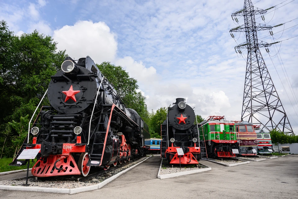 На одной площадке можно увидеть разноплановую технику из разных эпох. Фото: Михаил Годовник