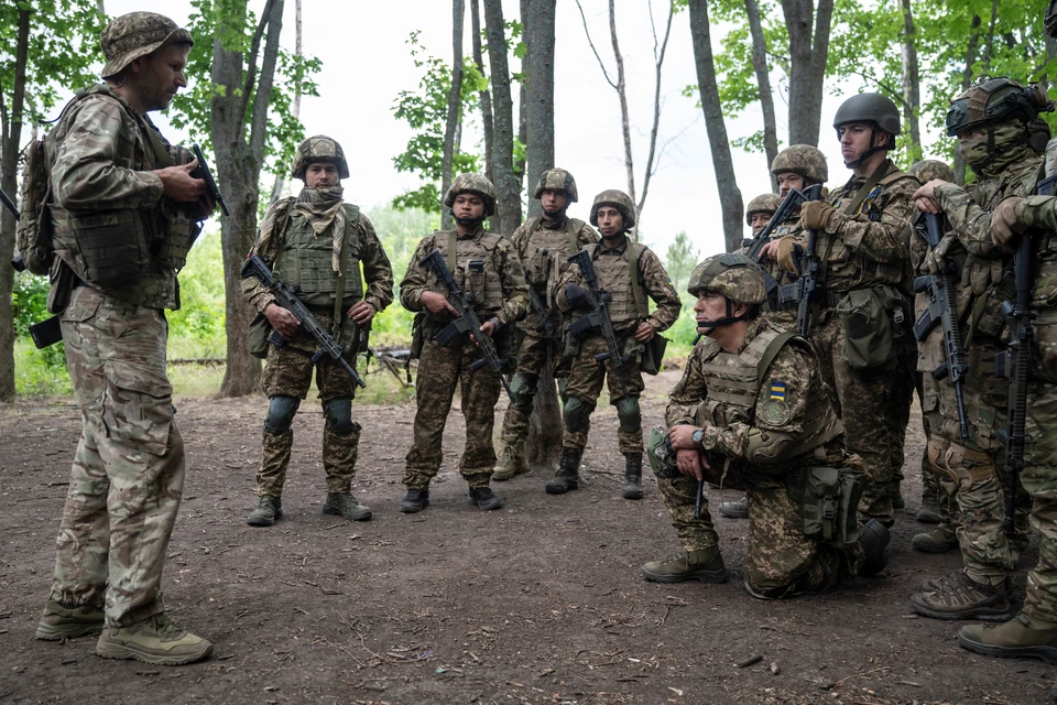 Подполковник Дэвис: Очередной пакет помощи ничем не поможет Украине