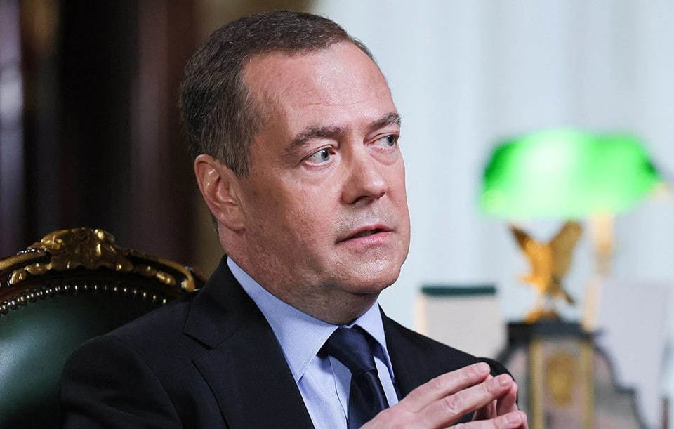 Медведев: Запад обесценил союзничество с СССР в войне. Фото: Екатерина ШТУКИНА / POOL /ТАСС