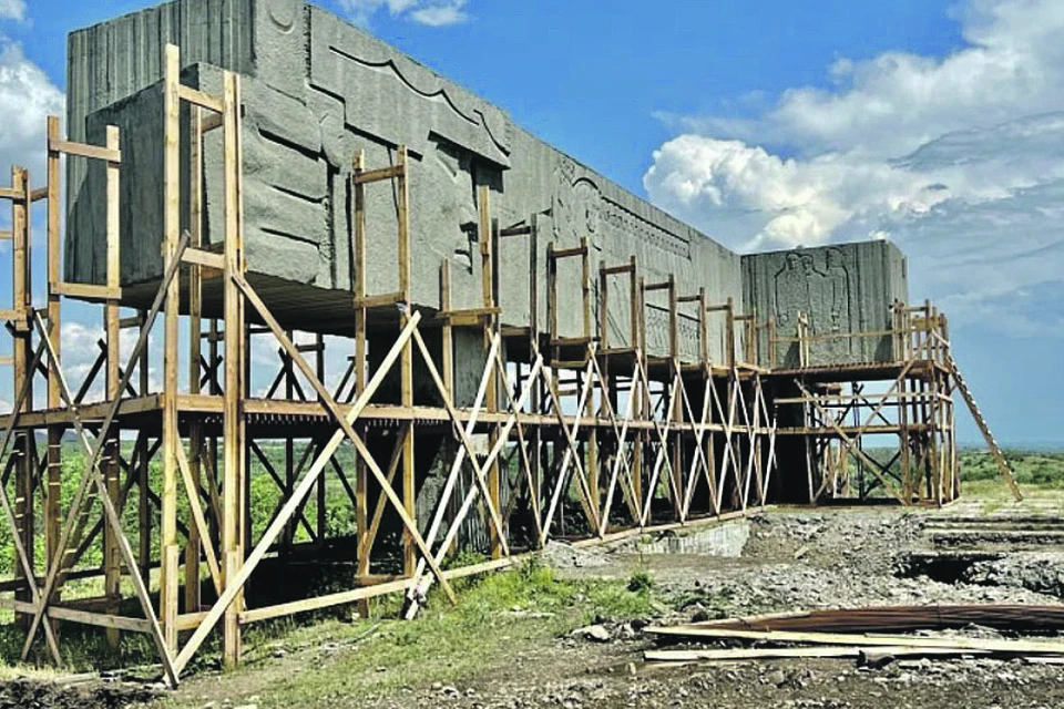 Реставрация Мемориального комплекса на реке Миус выполнена на 25%. РВИО