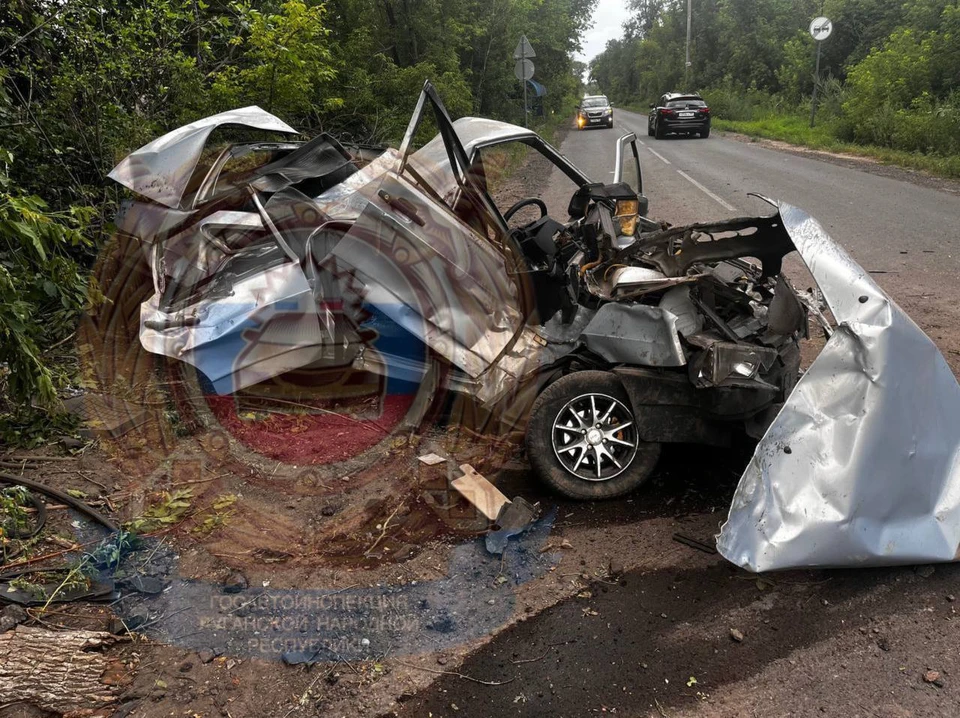 Автомобиль превратился в груду металла. ФОТО: УГИБДД МВД по Луганской Народной Республике