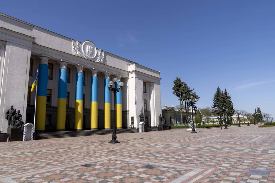 Омбудсмен Ивановская призвала убрать русский язык из Конституции Украины
