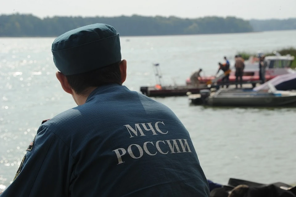 Лодка с людьми перевернулась в Охотском море в Магаданской области