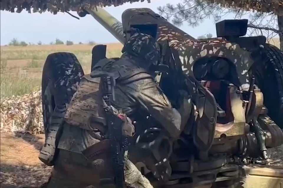 Гаубица Д-30 готовится стрелять по целям в Запорожской области. Фото: министерство обороны России
