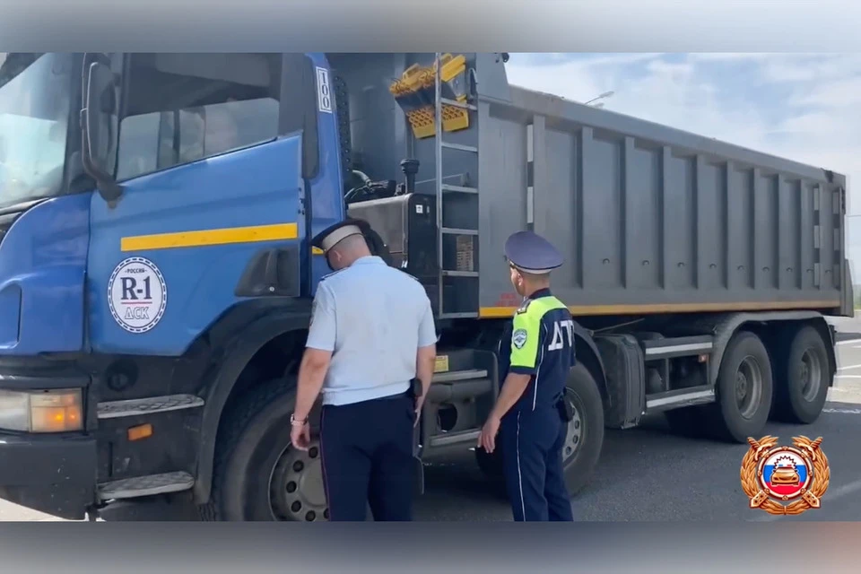 11 грузовиков оказались с неисправной тормозной системой и изношенной резиной. Фото: Госавтоинспекция Тверской области.
