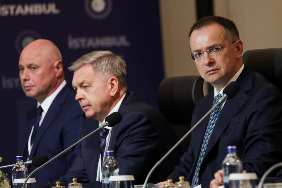 Мединский сообщил, что встреча лидеров РФ и Украины может лишь "поставить точку"