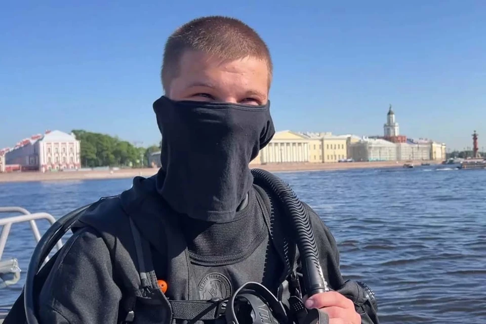 Женщина поблагодарила военнослужащего за найденный гаджет. Фото: Росгвардия по СЗФО